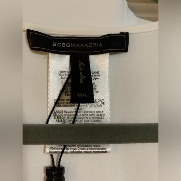 BCBG white shirt M/L - Picture 3 of 4